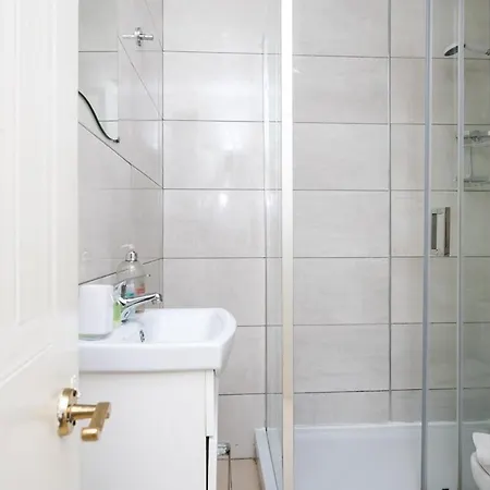 2br With Balcony * 더블린